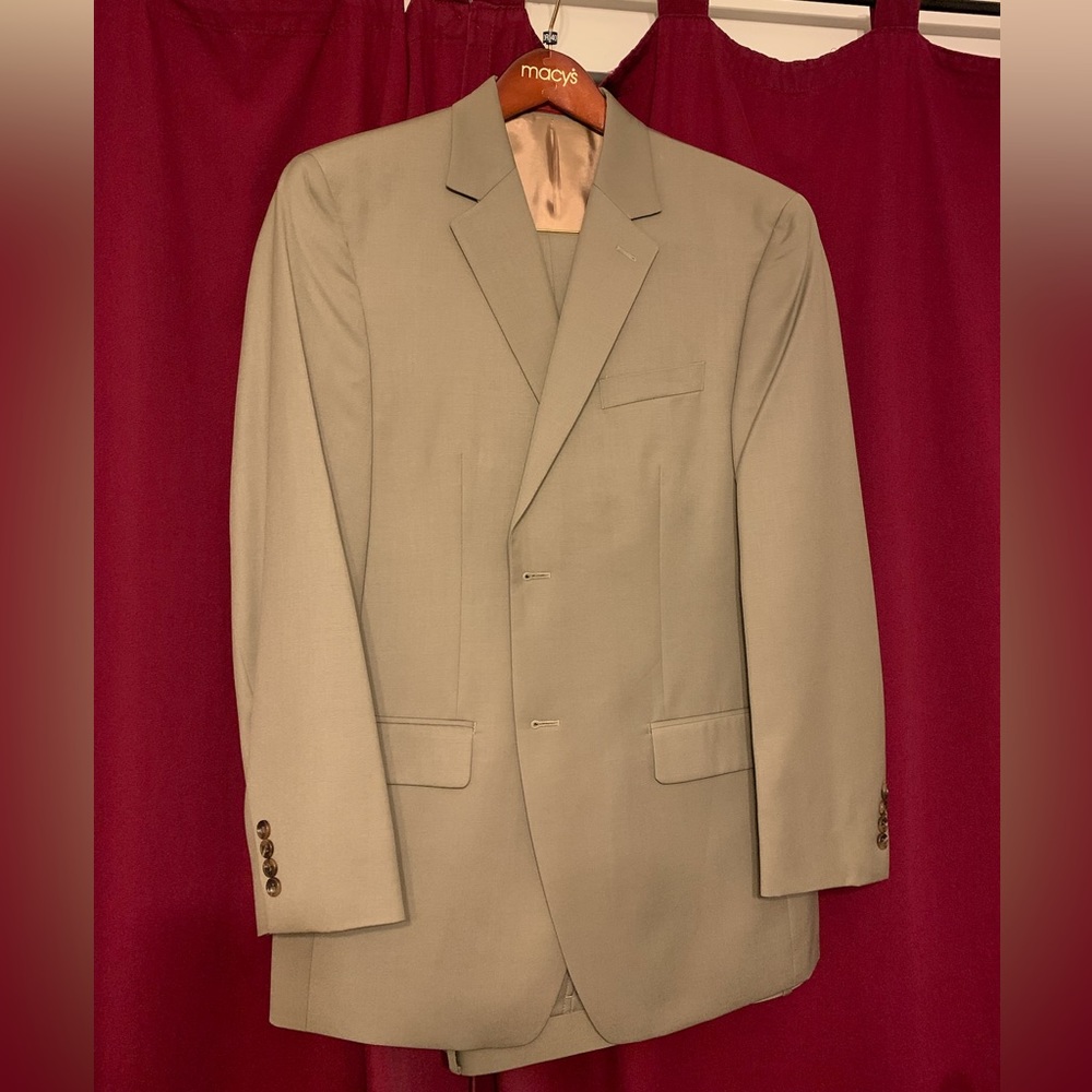 Men’s Suit